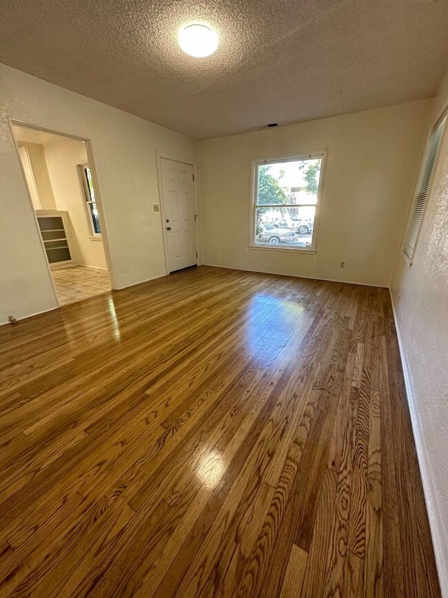 Foto del edificio - 1444/1448 Warner St