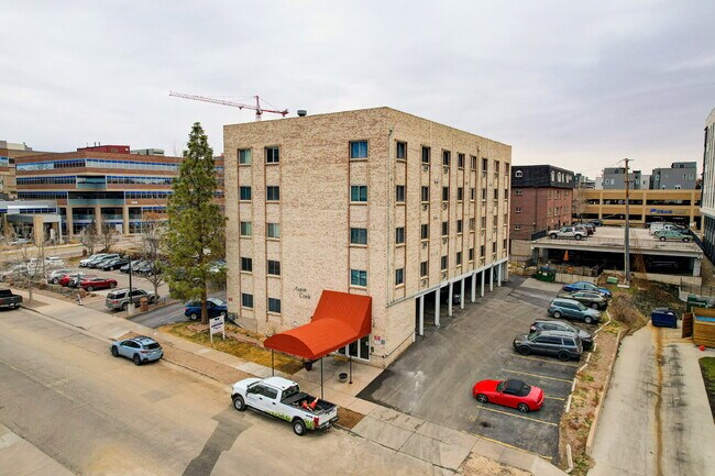 Foto del edificio - Attractive 1-Bedroom Apartment for Rent — Two Month Move-In Special! ? Schedule Your Showing Today!