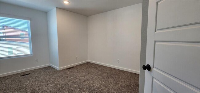 Building Photo - 871 Boardwalk Ave