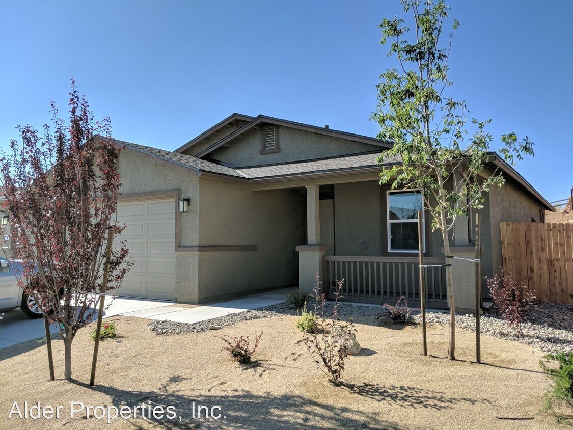 Foto principal - 3 br, 2 bath House - 529 Beckwourth Dr