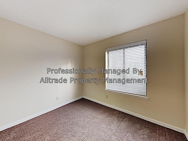 Foto del edificio - 4005 Deer Park Cir