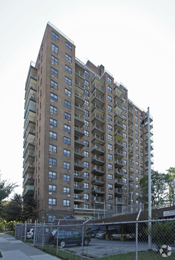 615 E 189th St - Fordham Tower