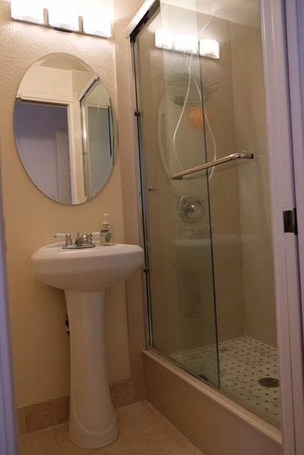 Foto del edificio - 2332 Dubois St