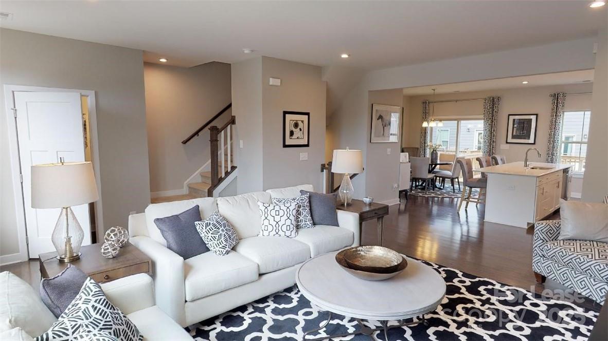 Foto principal - 1904 Catkin Ln