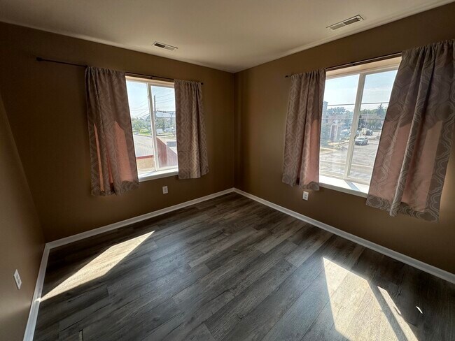 Foto del edificio - 2579 Union Lake Rd