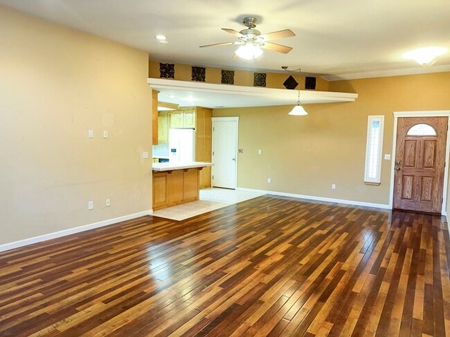 Building Photo - Available TBD Jan - Enjoy the privacy of y...