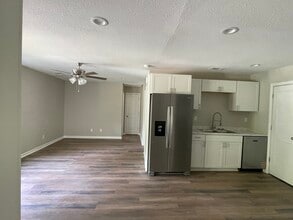 Building Photo - 102 Dylan Dr