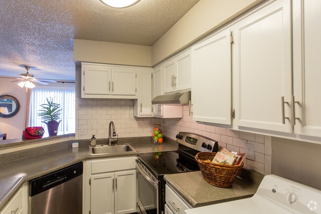 2HAB, 2BA - McKenzie - 972 ft² - Bellevue West