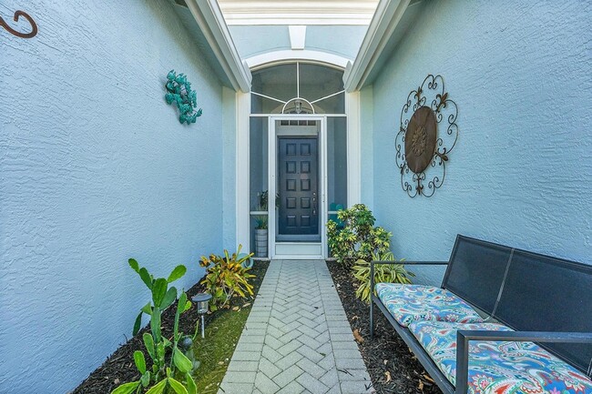 Building Photo - 515 SW Indian Key Dr