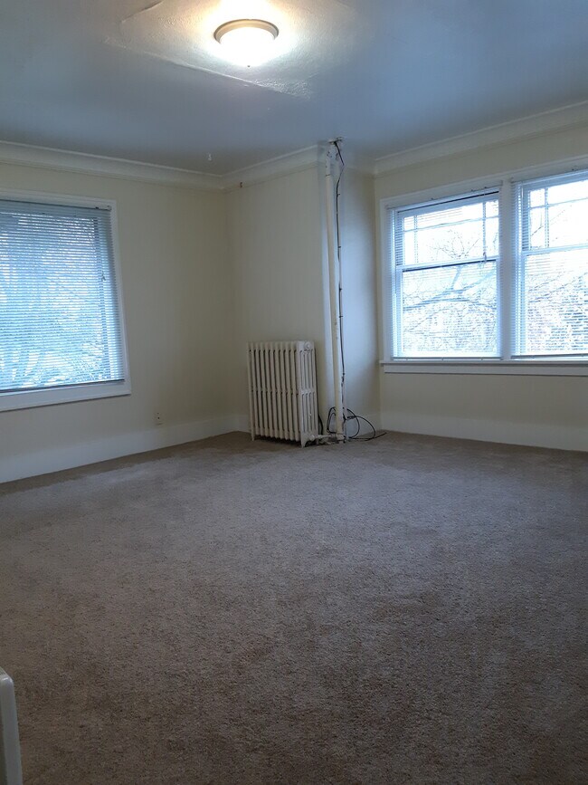 Living room - 208 N Tacoma Ave