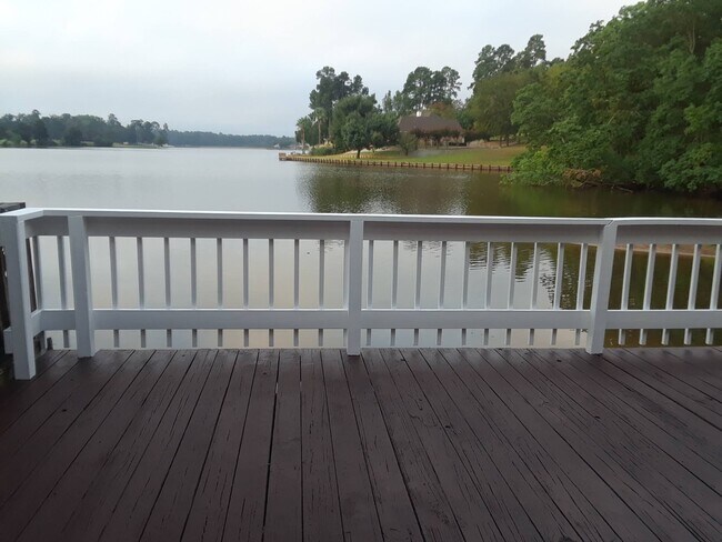 Cubierta inferior. - 230 Waters Edge