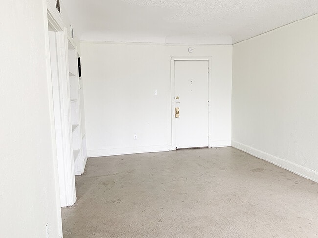 Building Photo - 1130 Holcomb St