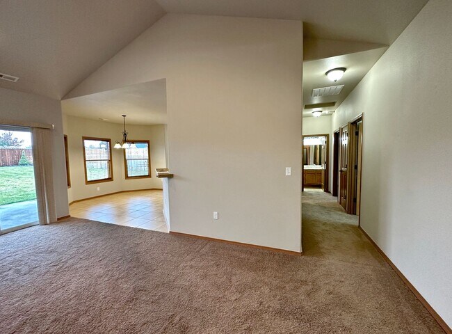 Building Photo - 2231 Meridian Ave