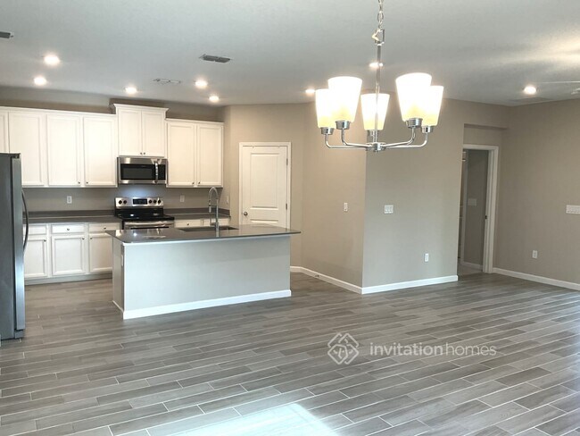 Building Photo - 9968 Lemon Grass Ln