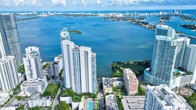 Building Photo - 2020 N Bayshore Dr