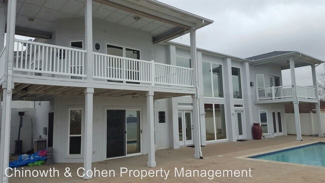 Building Photo - 14680 Dior Dr