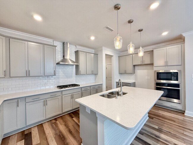 Foto del edificio - Remodeled 4BD, 3BA Wake Forest Home with L...