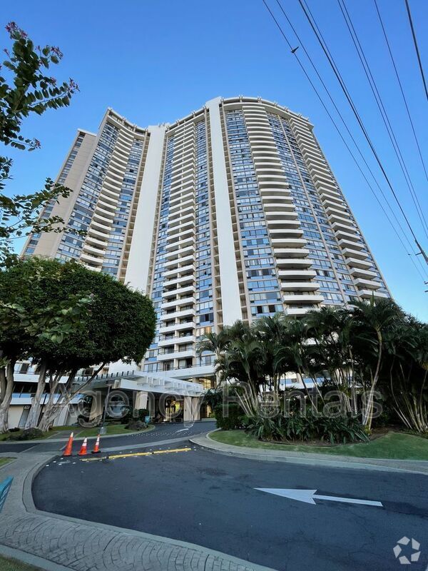 Building Photo - 2333 Kapiolani Blvd