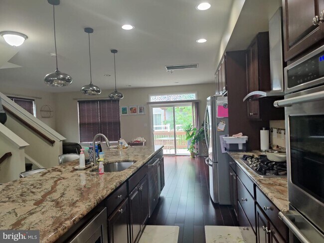 Foto del edificio - 22105 Hickory Ln