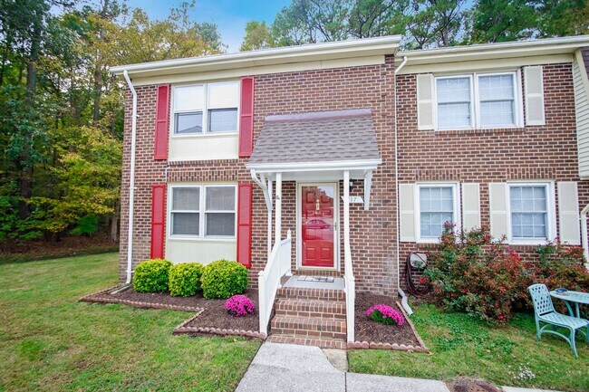 Building Photo - 117 Charles Parish Drive Poquoson VA 23662