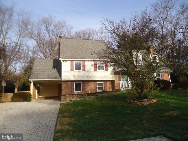 Building Photo - 8014 Birnam Wood Dr