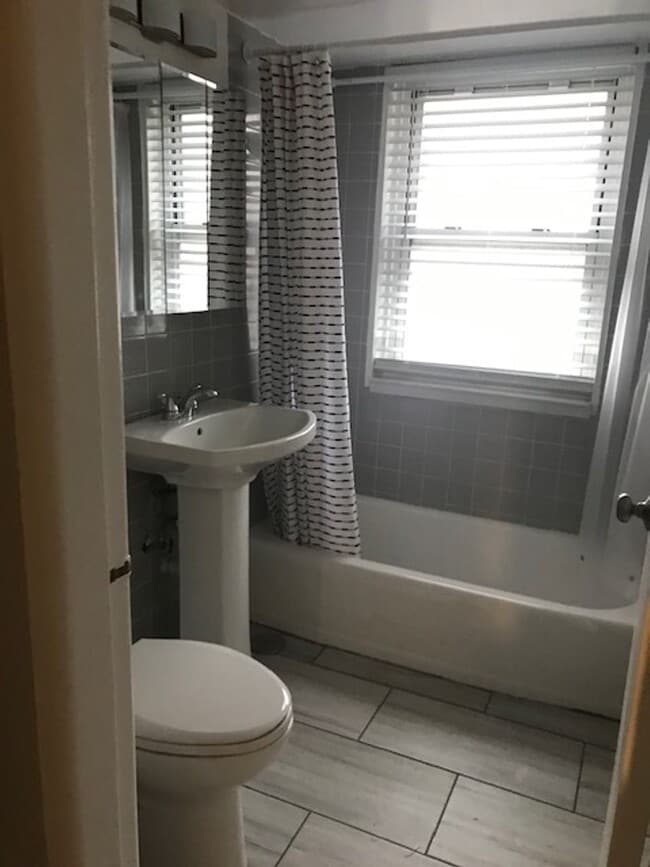 Foto del edificio - 4844 W Wrightwood Ave