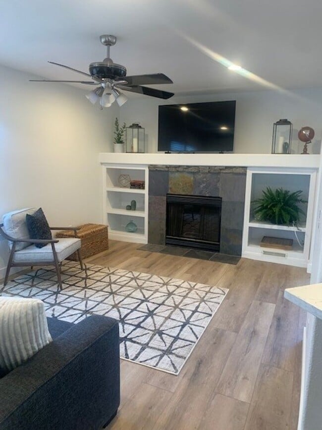 Building Photo - 16378 Arnold Ave