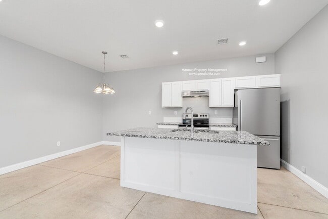 Building Photo - 5527 S Handley St