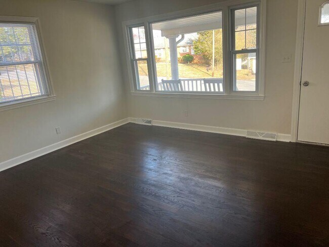 Foto del edificio - 614 Greenwich Cir