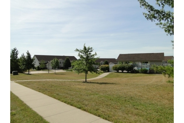 Building - Sunset Ridge (young professional)