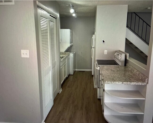 Building Photo - 6536 Lupine Terrace