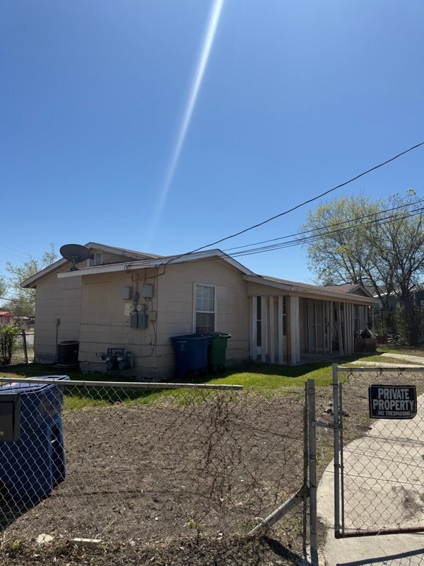 Building Photo - 600 Ellor Dr