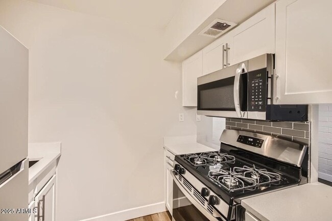 Foto del edificio - 1645 E Thomas Rd