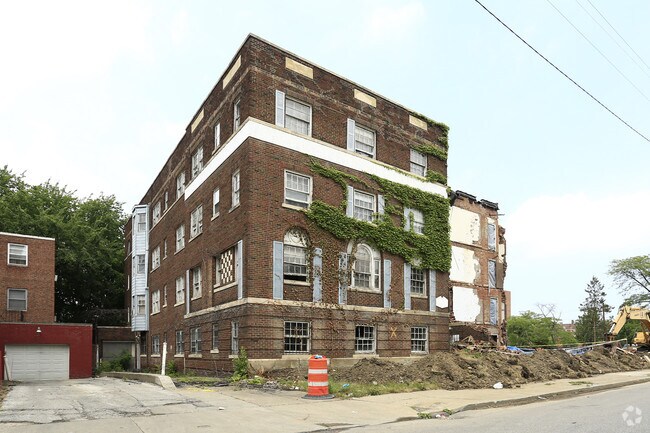 Foto del edificio - Mae Park Square Apartments