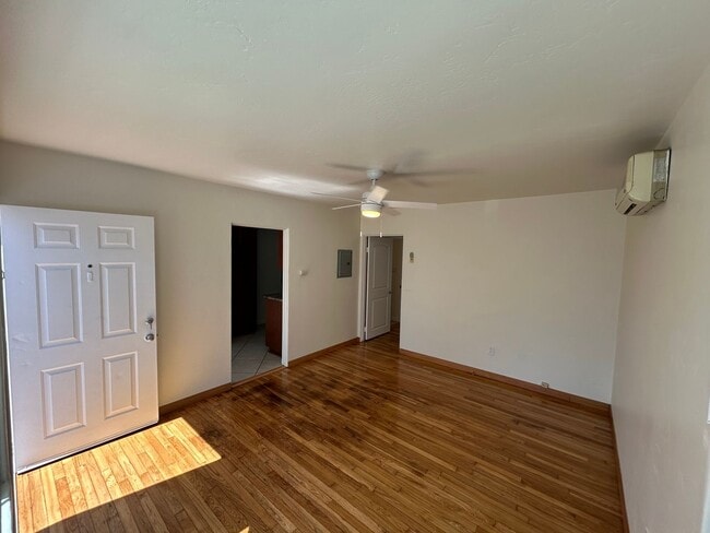 Foto del edificio - Updated Cottage in Banker's Hill