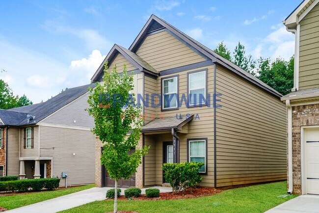 Building Photo - HOLIDAY SPECIAL - December RENT IS FREE!