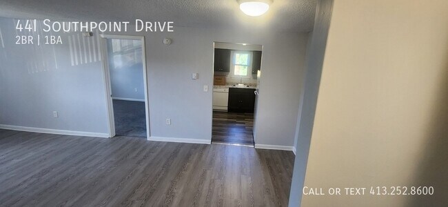 Foto del edificio - 44 Southpoint Dr