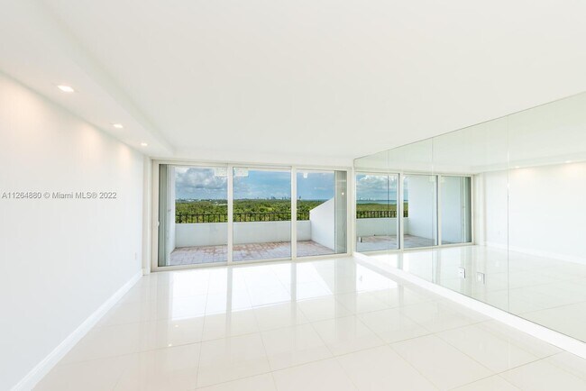 Foto del edificio - 155 Ocean Ln Dr