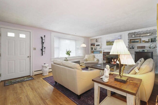 Building Photo - 218 Davisville Rd