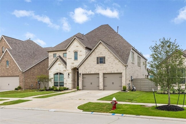 Building Photo - 5015 Walnut Grv Ln