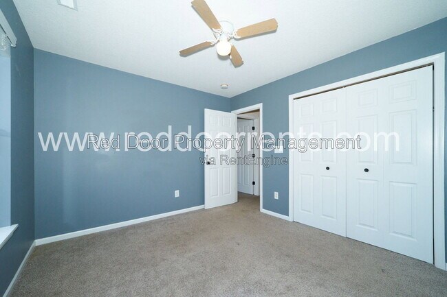 Building Photo - 127 Broadmoor Bend