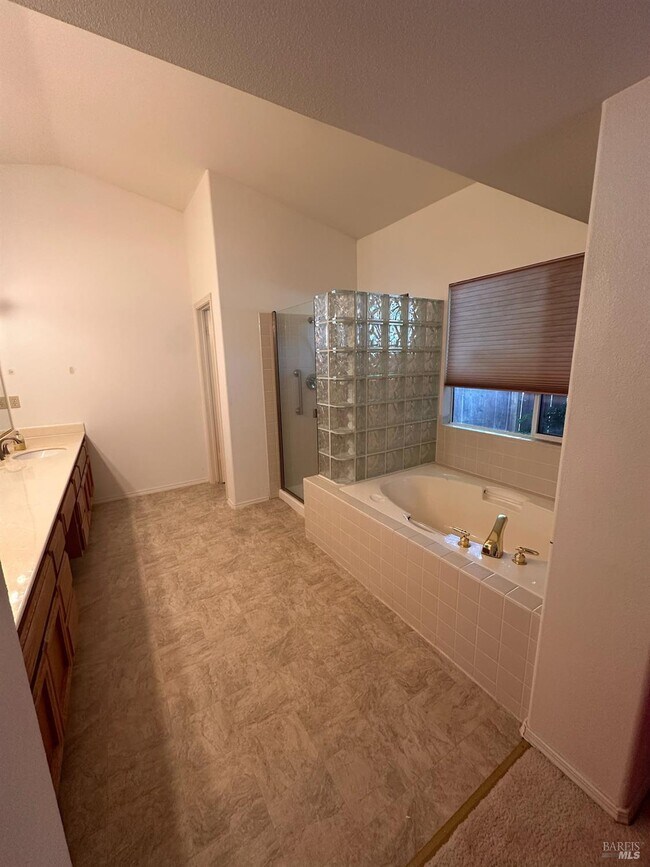 Foto del edificio - 101 Fox Hollow Cir