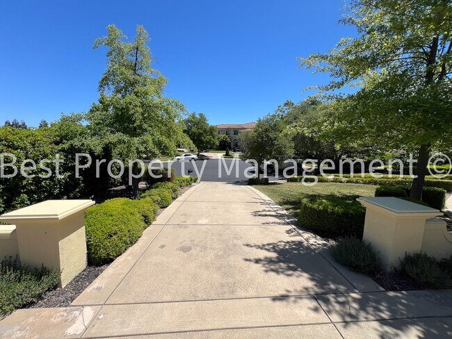 Building Photo - 3557 Mercato Ct