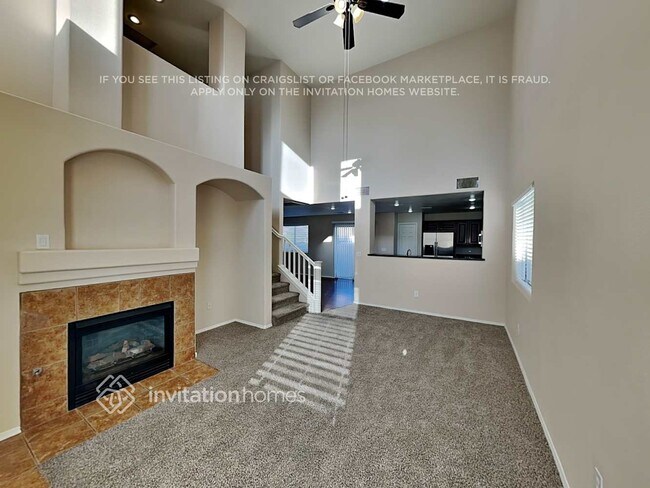 Foto del edificio - 10325 Adrianna Ave