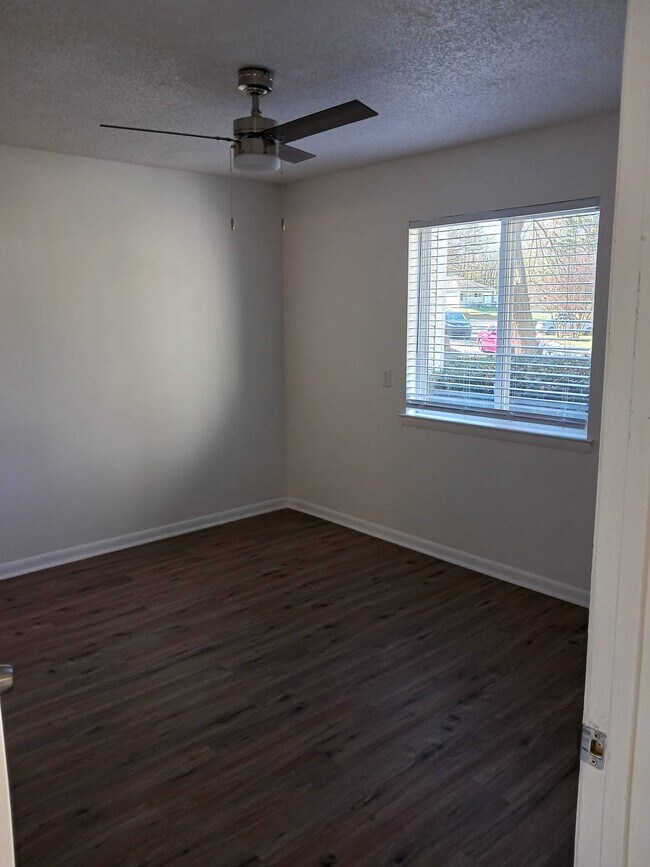 Foto del edificio - 1602 Eagles Pl