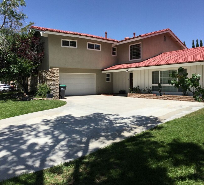 Foto del edificio - Beautiful West Lancaster Home! 5B/3B with ...