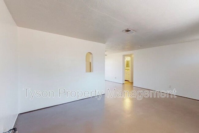 Building Photo - 3321 Cardenas Dr NE