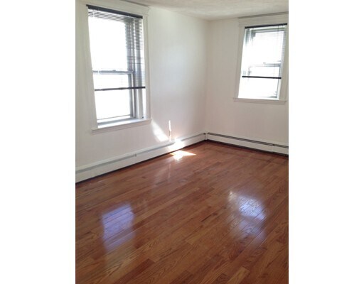 Foto del edificio - 210 Chestnut Hill Ave