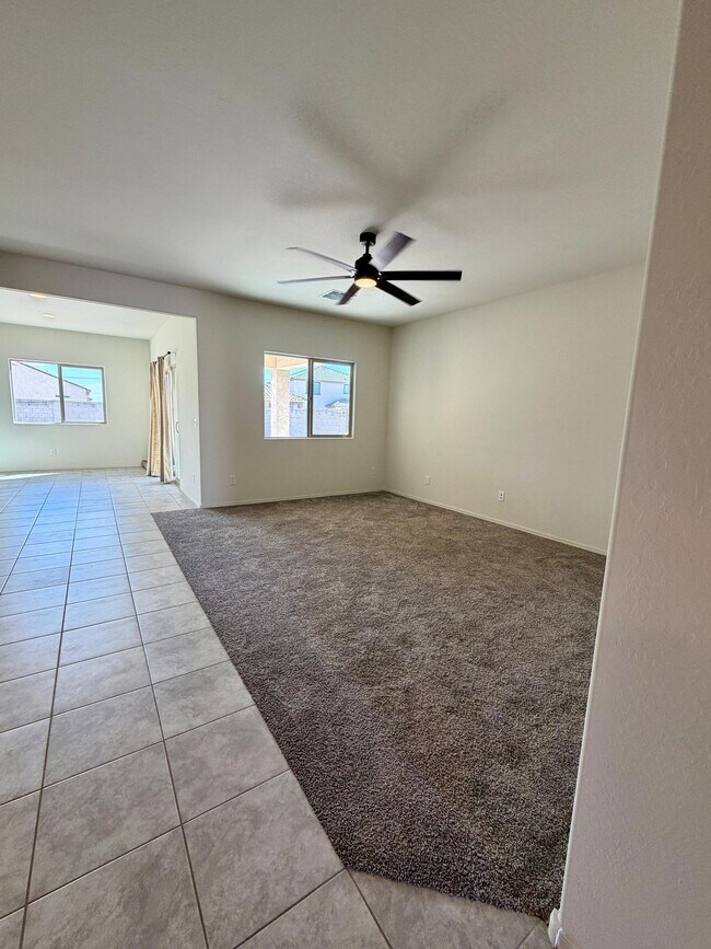 Foto del edificio - 24403 W Ripple Rd