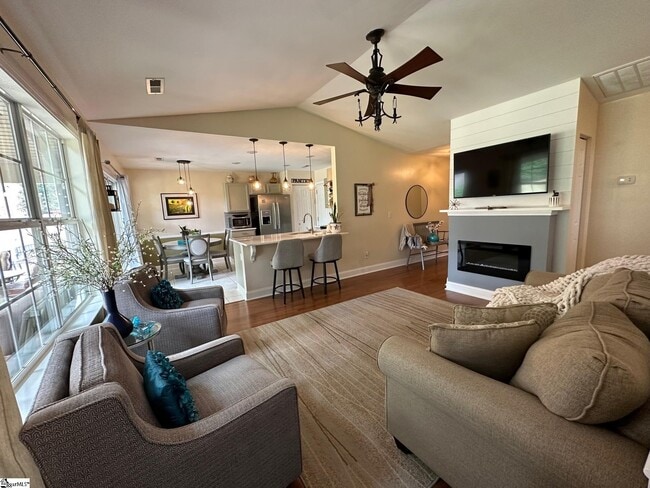 Building Photo - 103 Reedy River Way